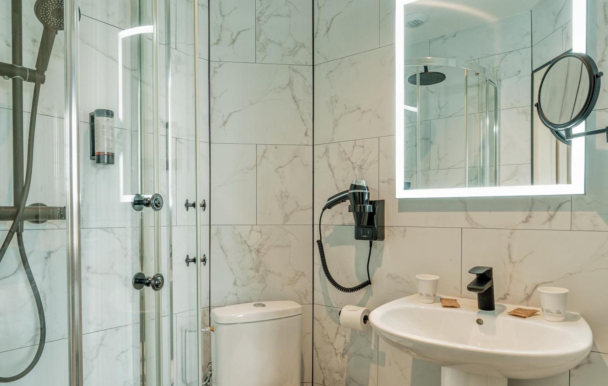 Moderne, Hotel