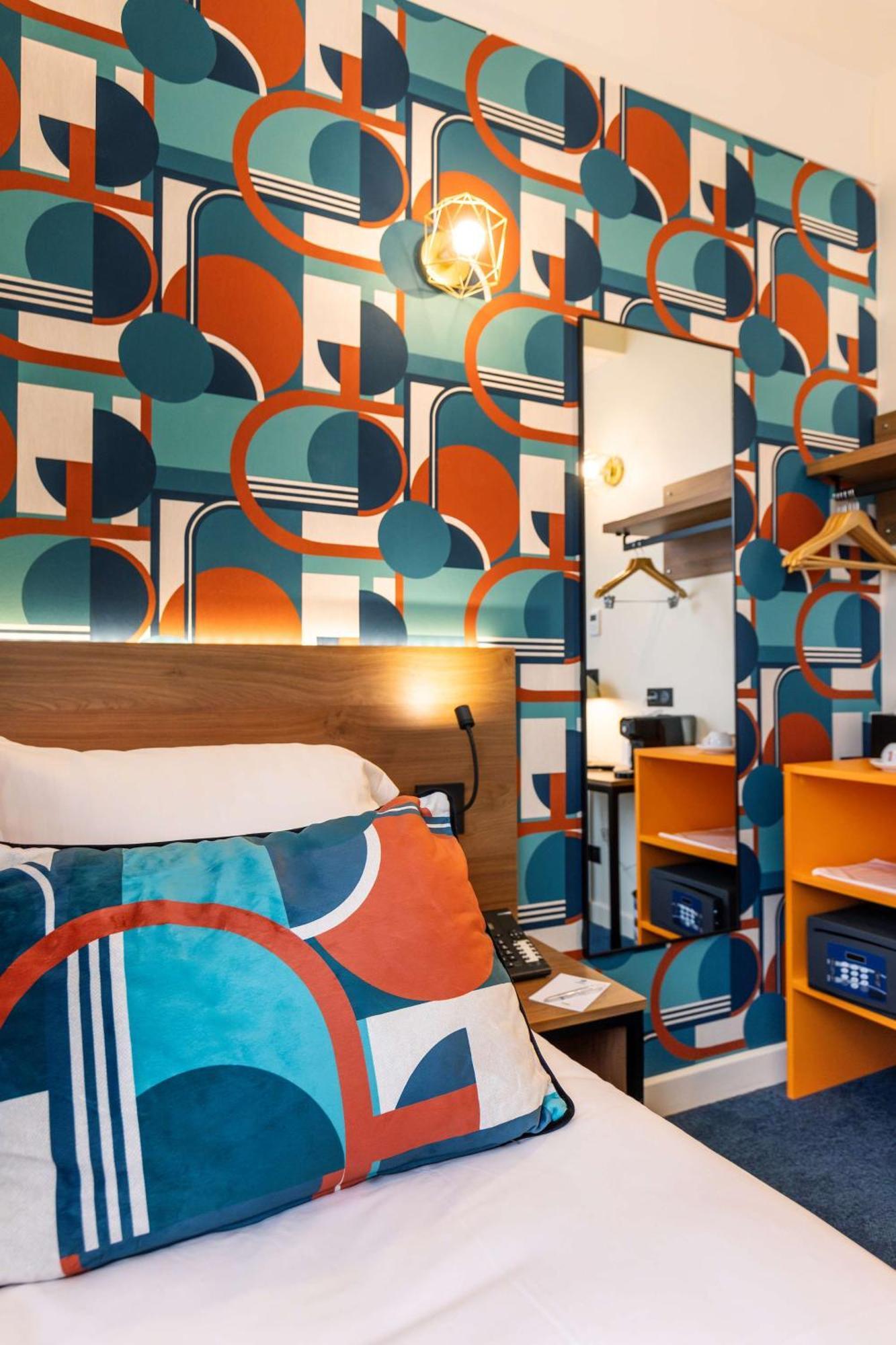 Moderne, Hotel